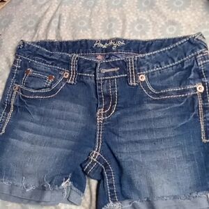 Amethyst Jean shorts size 5